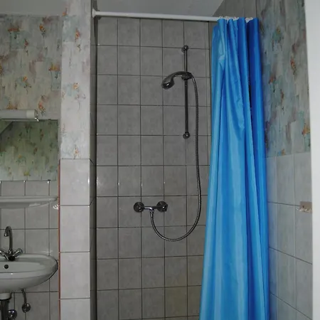 Apartman Schule 6 *